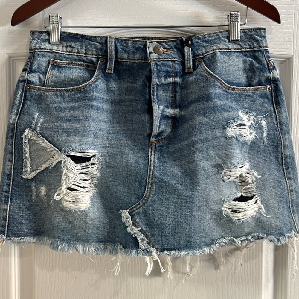 Guess Jean mini skirt NWT size 30